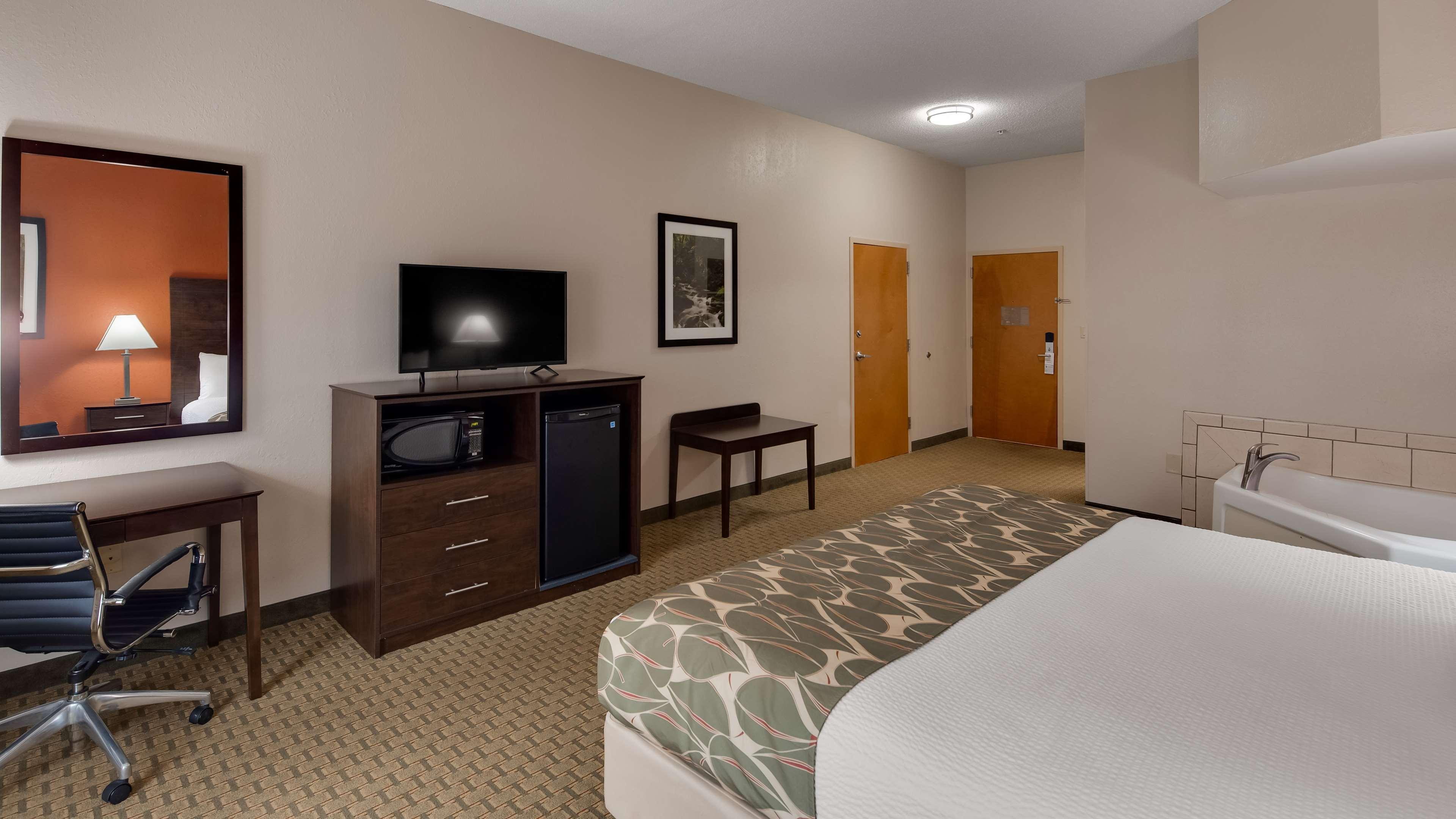 Best Western Executive Inn - Latta Berrys Crossroads Exterior photo
