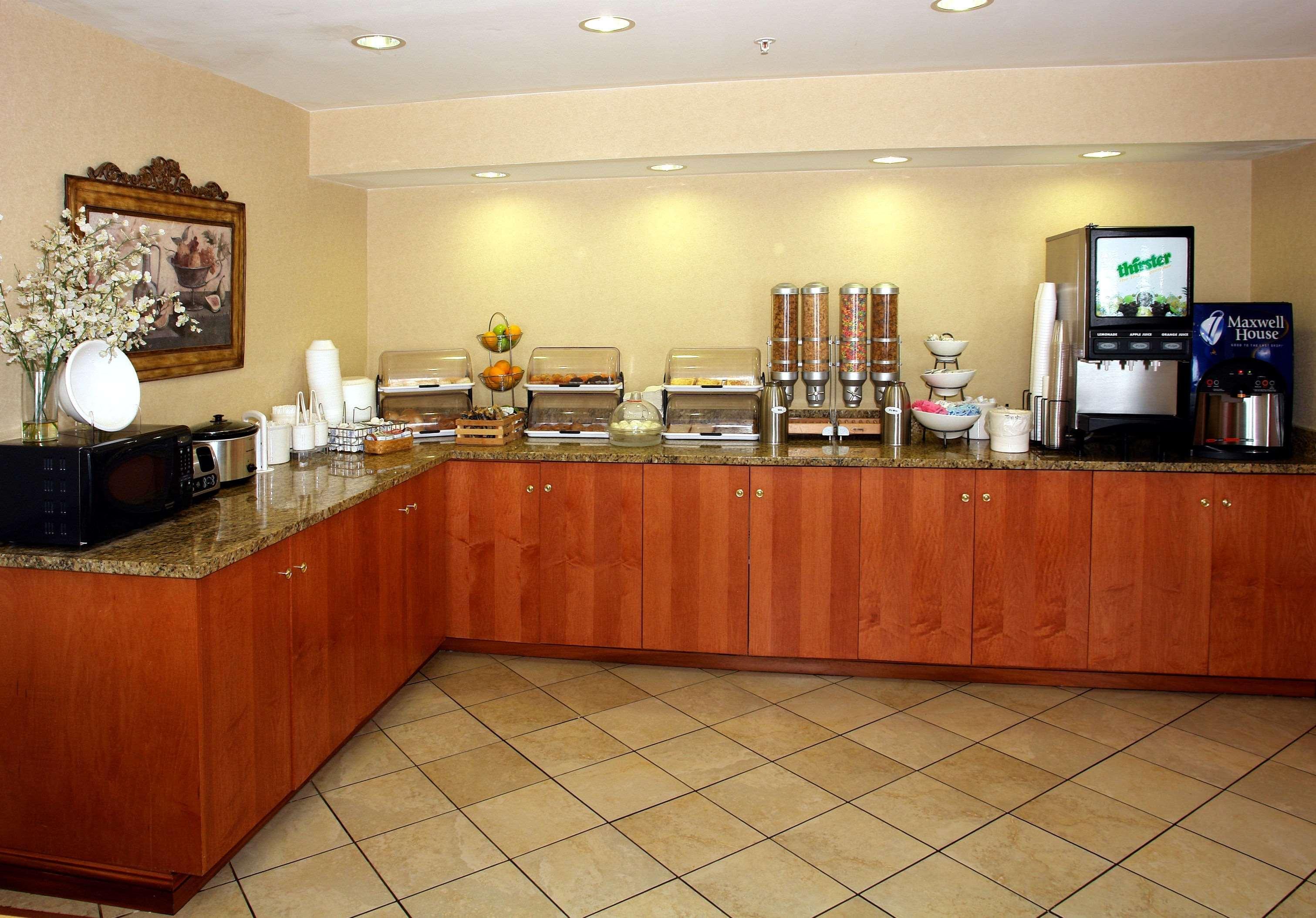 Best Western Executive Inn - Latta Berrys Crossroads Exterior photo